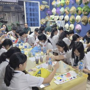 Conical hat workshop for children in Ho Chi Minh City