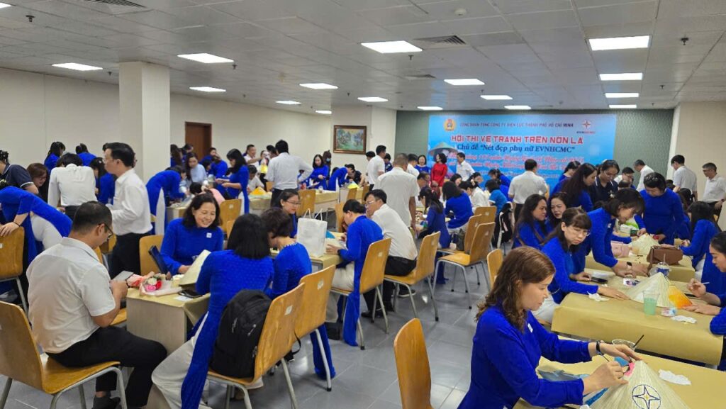 Corporate craft workshop in Ho Chi Minh City for company team building
