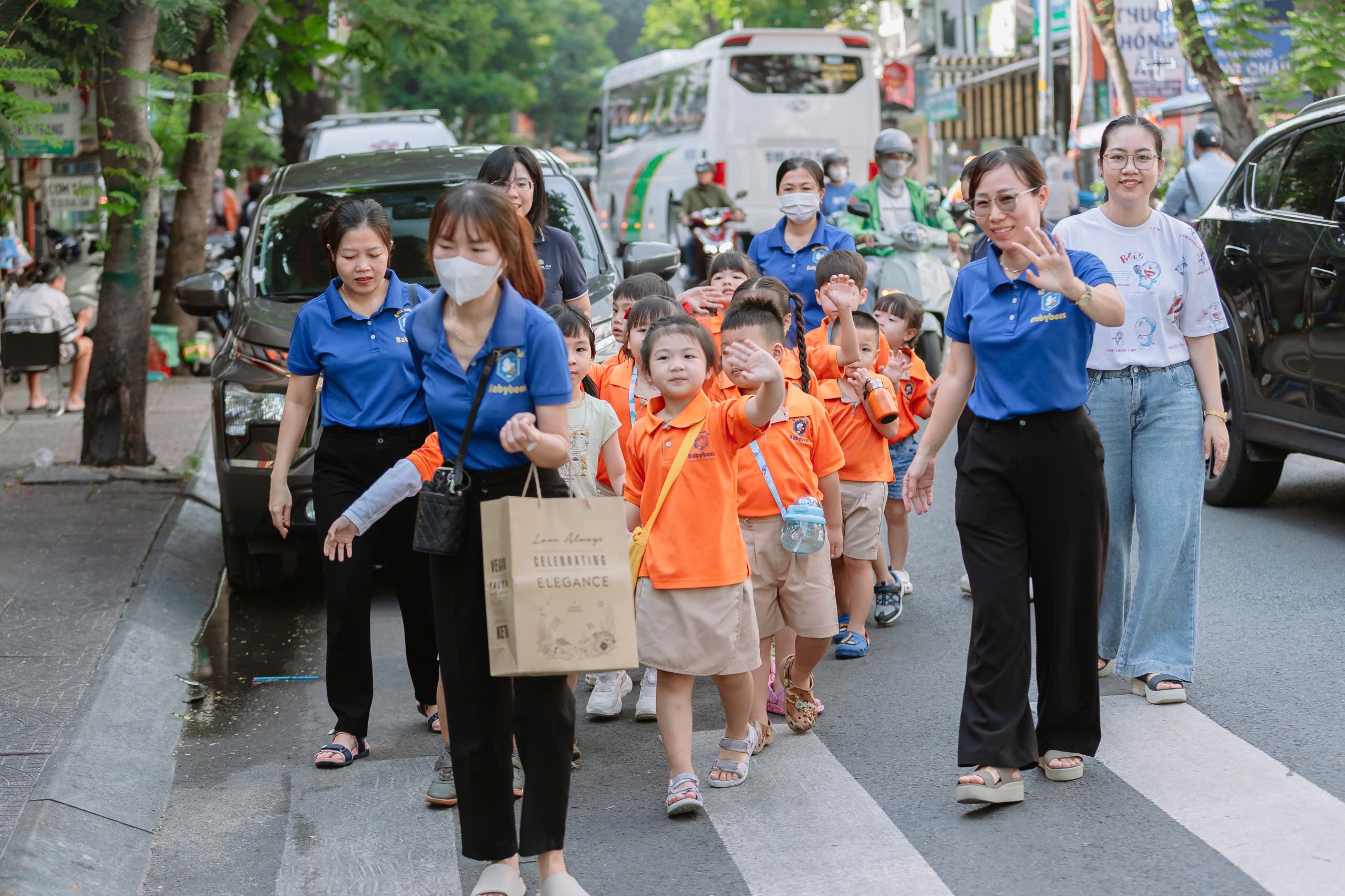 international-student-group-workshop-vietnam.jpg