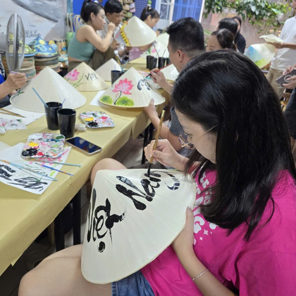 non-la-calligraphy-painting-workshop-vietnam