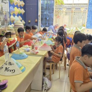 School conical hat workshop in HCMC for students