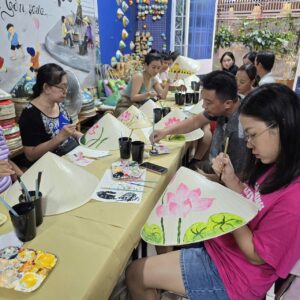 Vietnamese conical hat painting workshop in HCMC