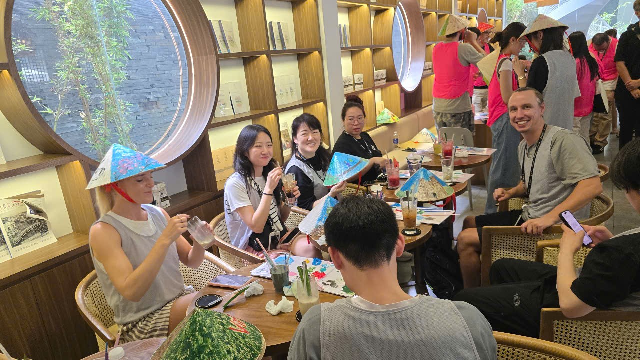 Vietnamese conical hat painting workshop in Saigon