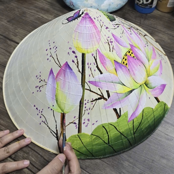 Lotus hand-painted conical hat gift for international guests
